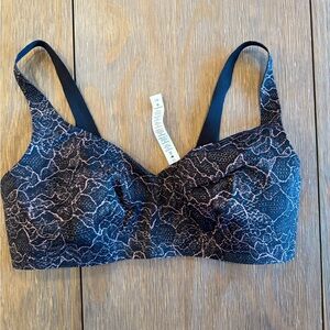 Lululemon Patterned Women's Sports Bra - Black and Pink